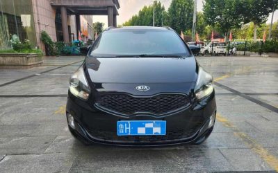 r215595-kia-carens-2015_0