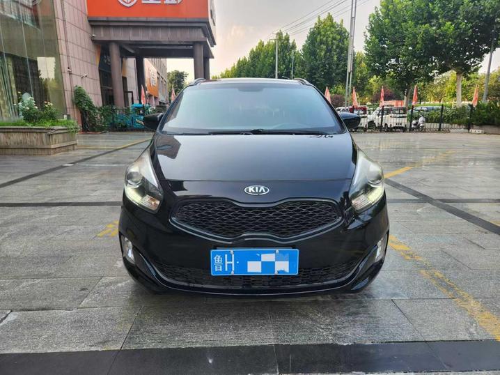 r215595-kia-carens-2015_0