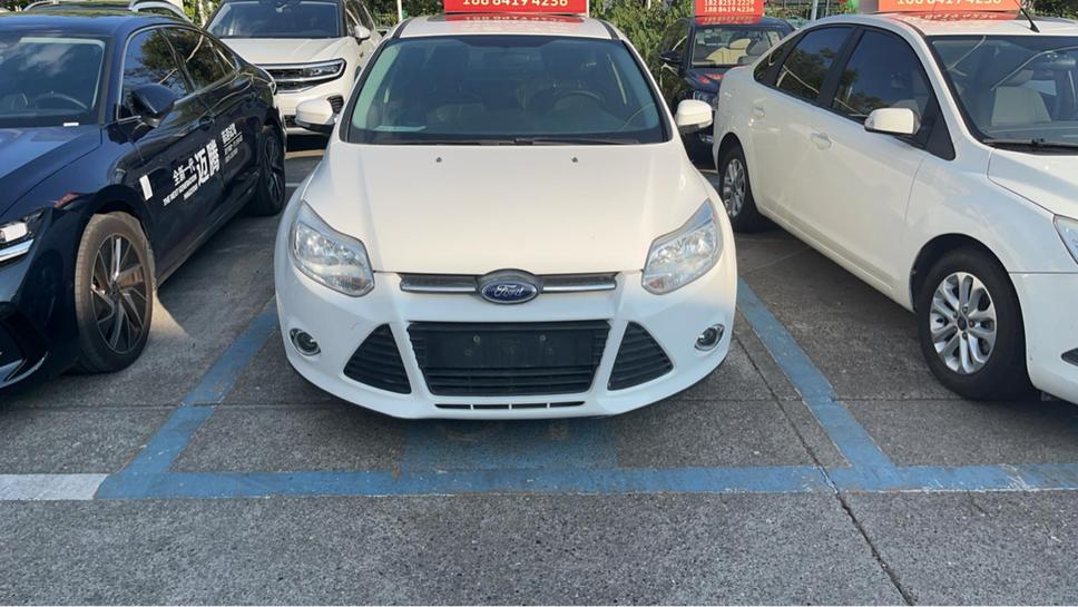 r215601-ford20focus-2015_0