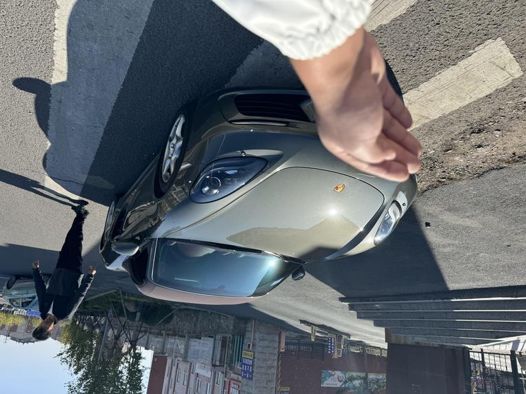 r215658-porsche-718-2022_0