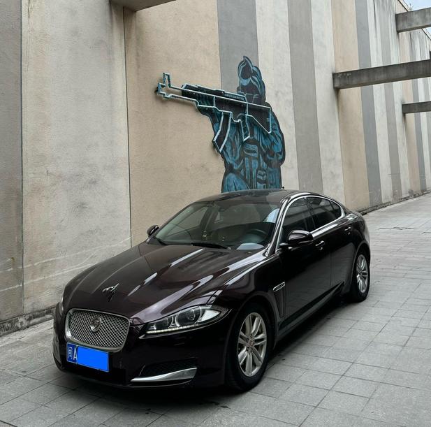 r215692-jaguar-xf-2014_0