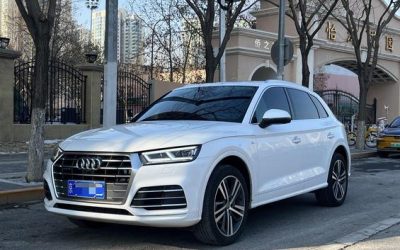 r215696-audi-q5l-2020_0