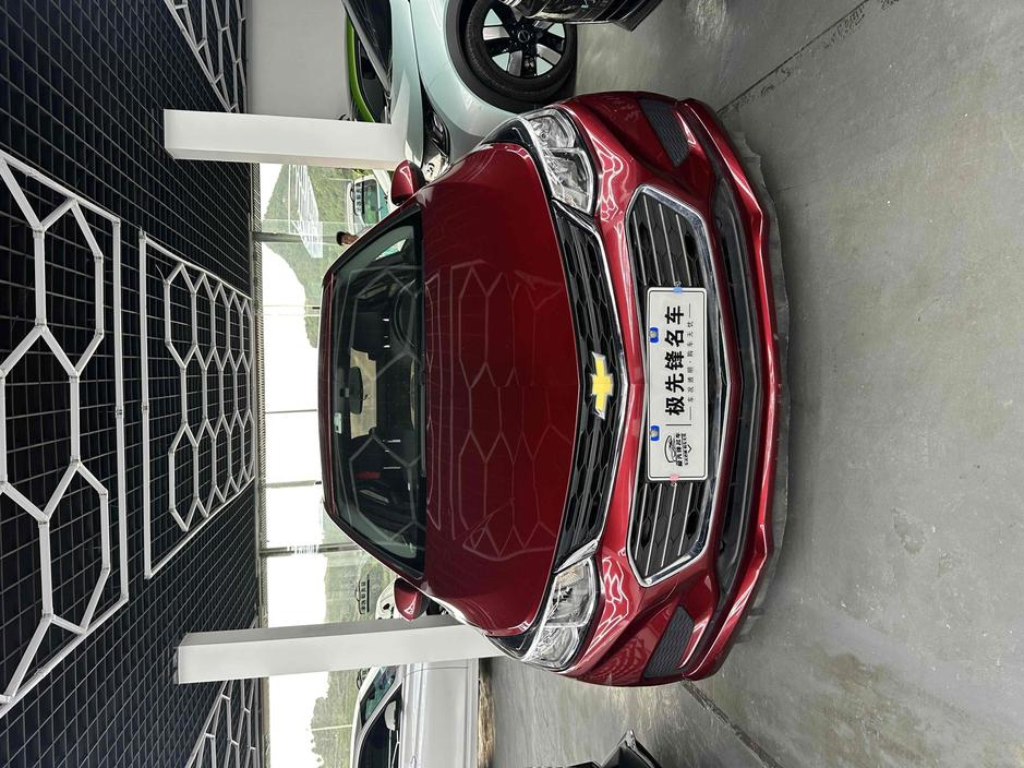 r215701-chevrolet-cruze-2017_0