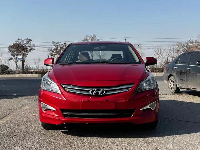 r215707-hyundai-reina-2015_0