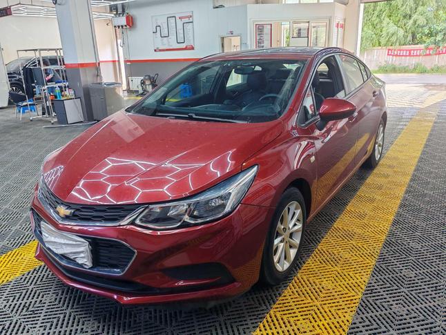 r215720-chevrolet-cruze-2017_0
