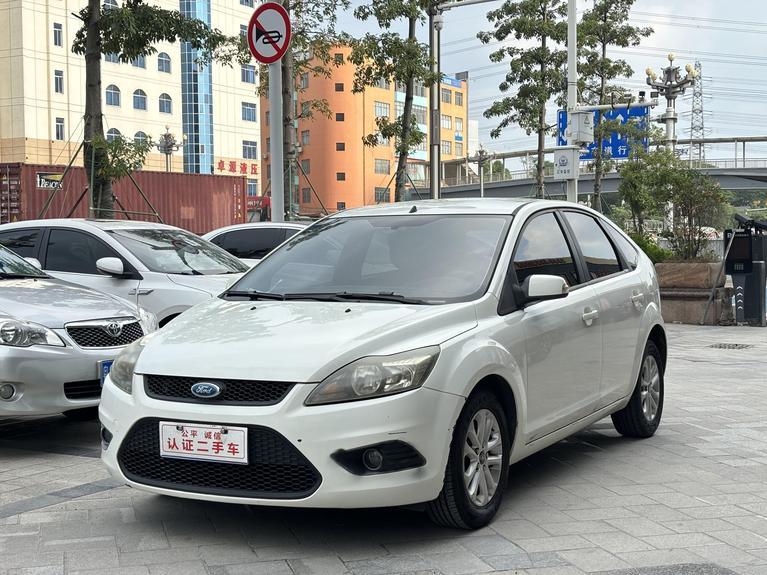 r215734-ford20focus-2014_0