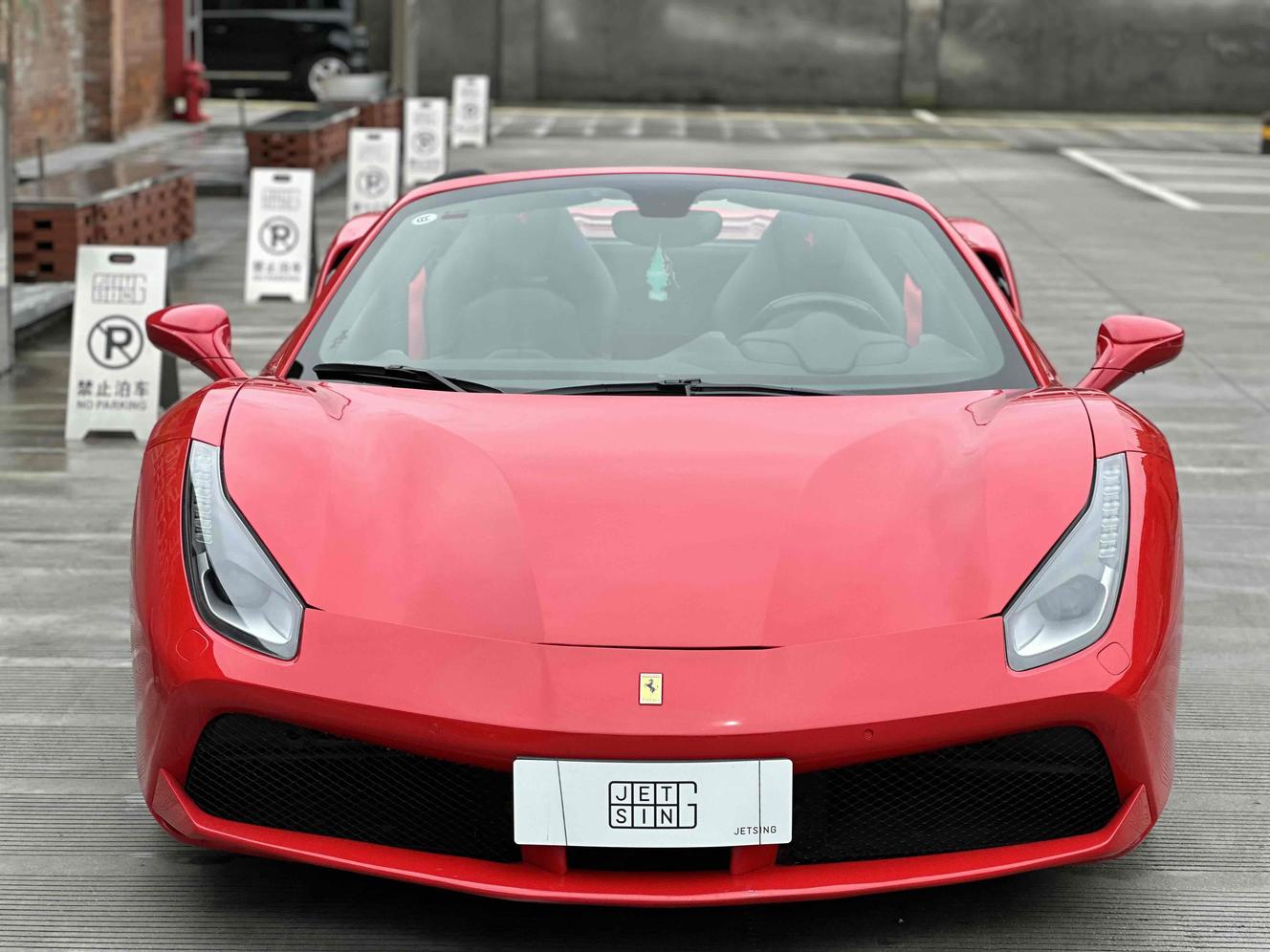 r215770-ferrari-488-2017_0