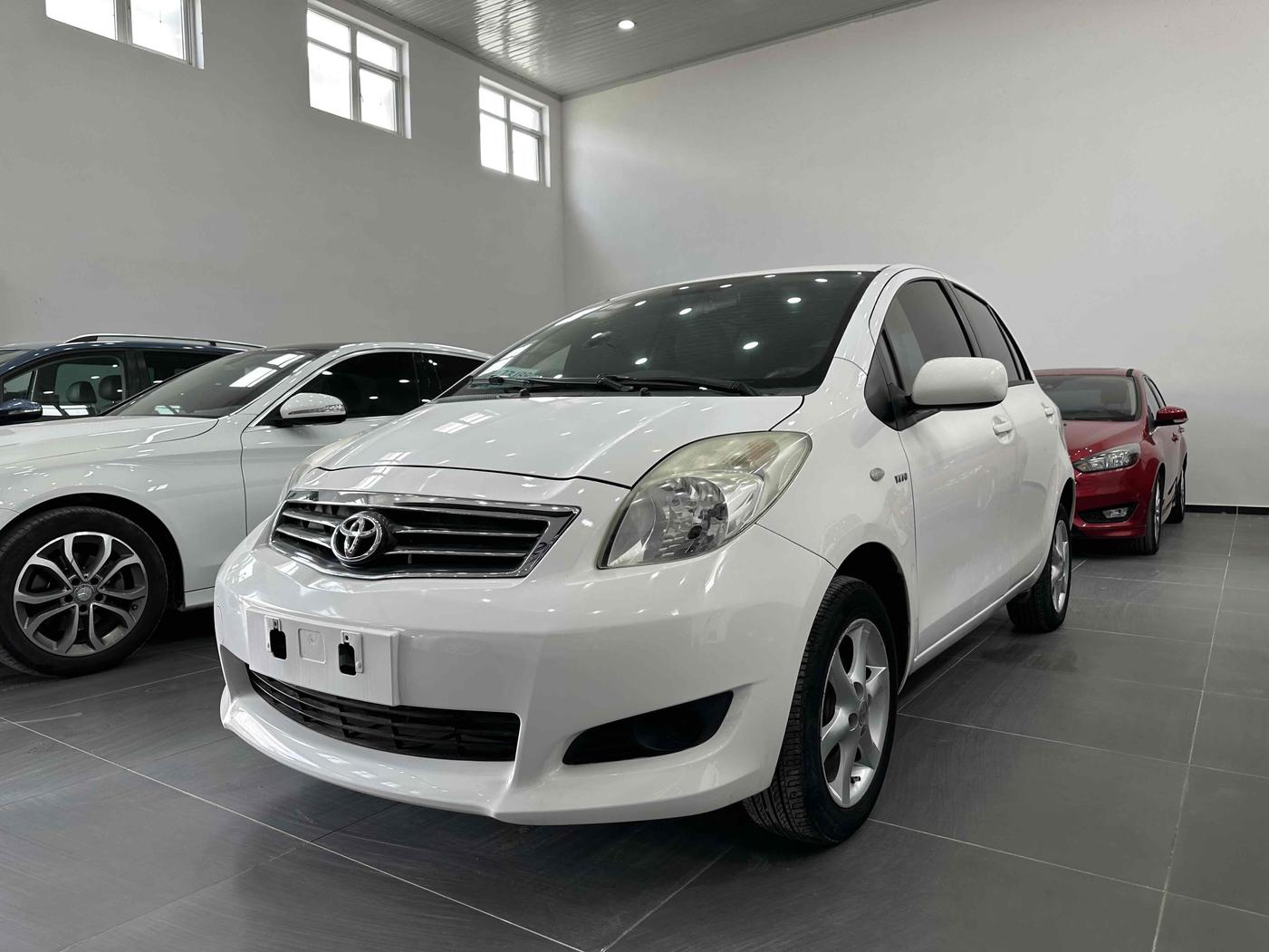r215776-toyota-yaris-2011_0