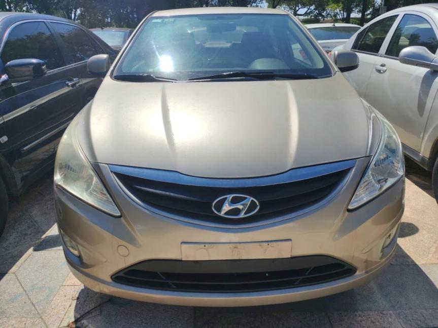 r215798-hyundai-reina-2012_0