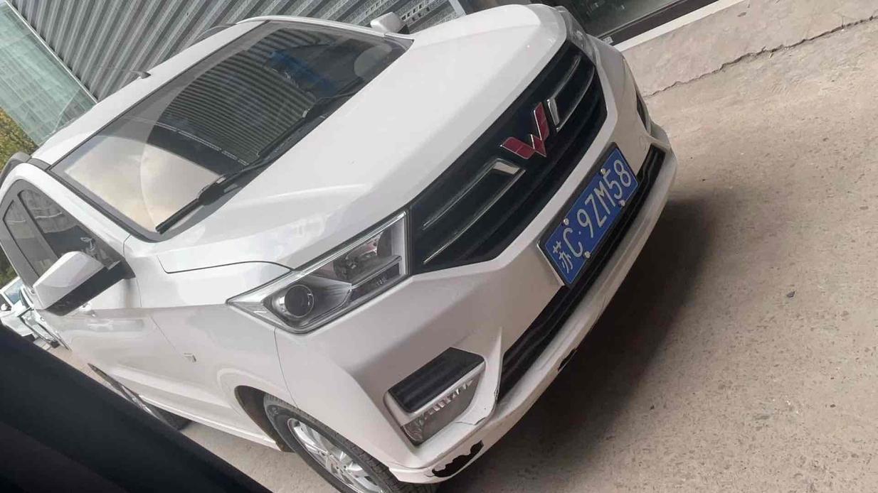 r215799-wuling-hongguang-s3-2022_0
