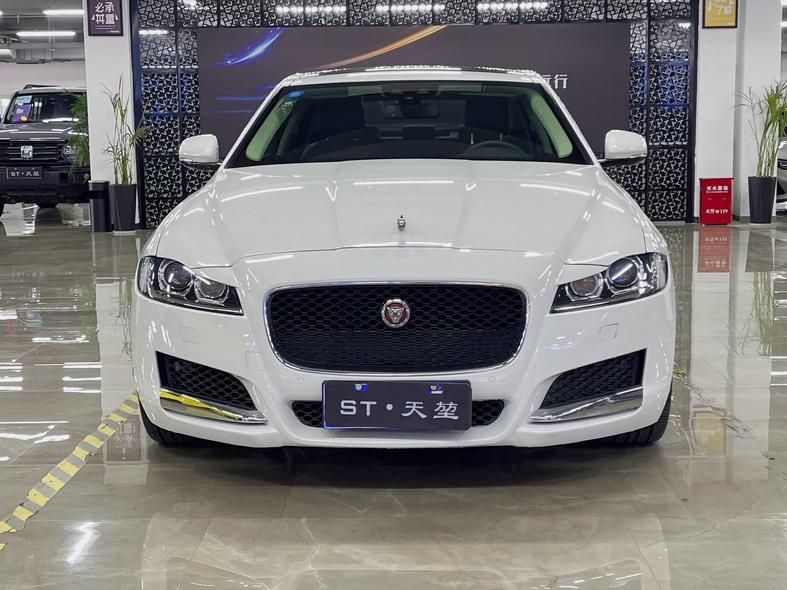 r215809-jaguar-xfl-2019_0