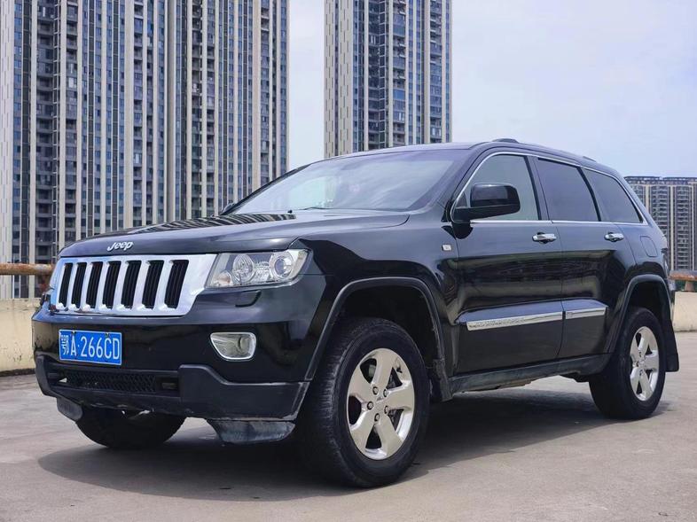 r215823-jeep-grand-cherokee-2013_0