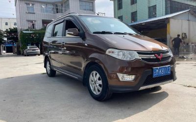 r215832-wuling-hongguang-2015_0