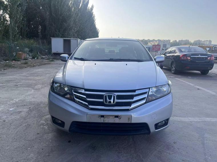 r215853-honda-city-classic-2014_0