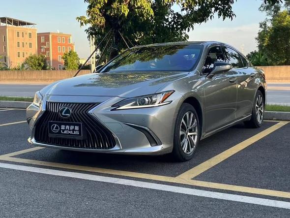 r215856-lexus-es-2021_0