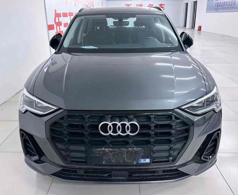 r215885-audi-q3-2022_0