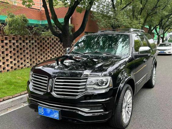 r215901-lincoln-navigator-2016_0