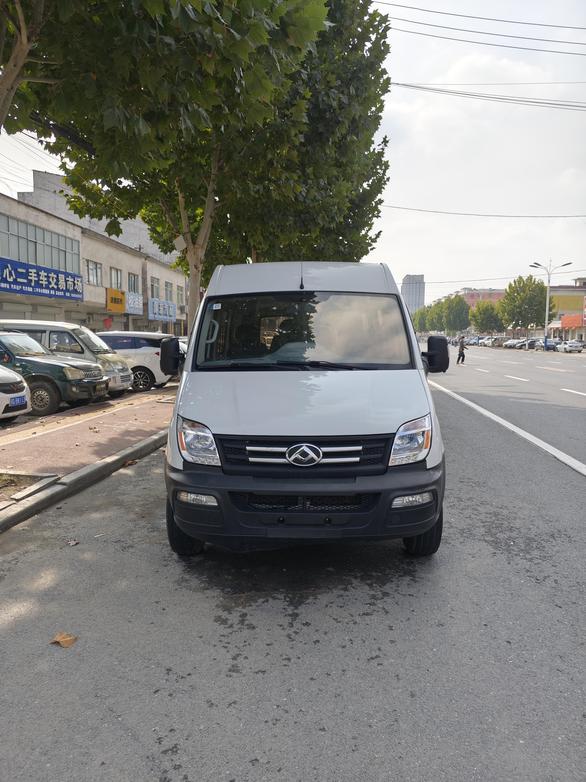 r215974-saic-maxus-xintu-v80-2021_0