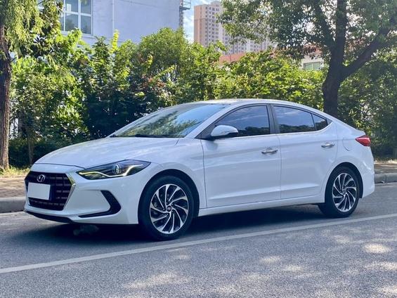 r215990-hyundai-elantra-2021_0