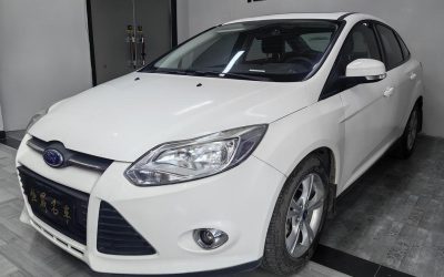 r215991-ford-focus-2015_0