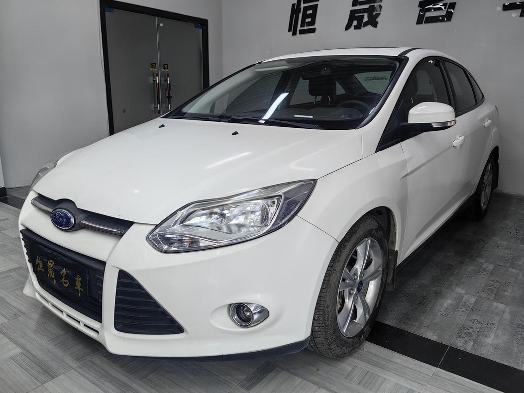 r215991-ford-focus-2015_0
