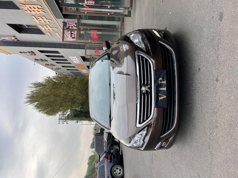 r216010-peugeot-408-2015_0