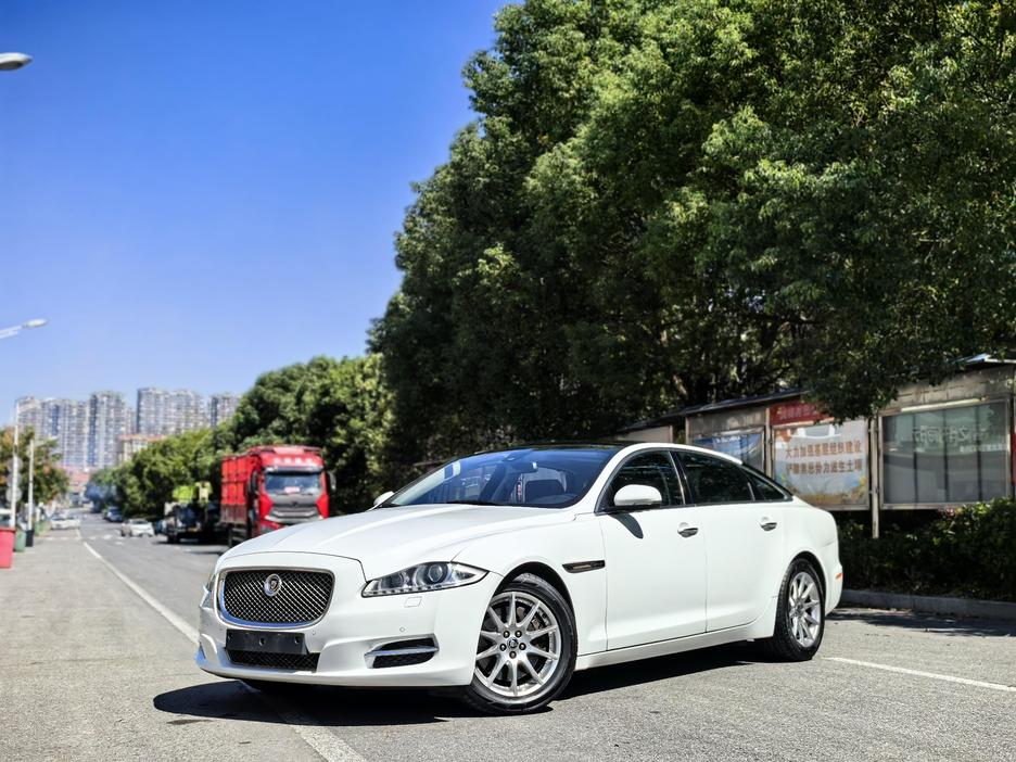 r216022-jaguar-xj-2012_0