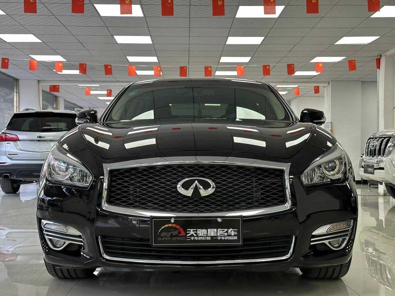 r216040-infiniti-q70-2017_0