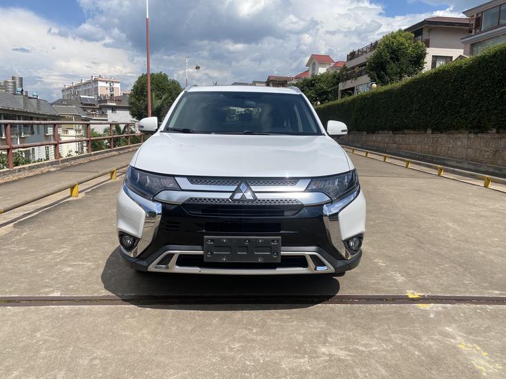 r216044-mitsubishi-outlander-2018_0