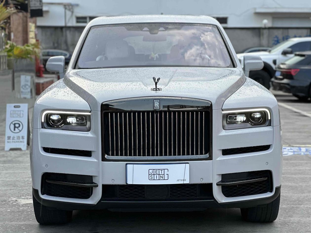r216049-rolls-royce-cullinan-2021_0