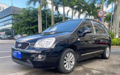 r216107-kia-carens-2012_0