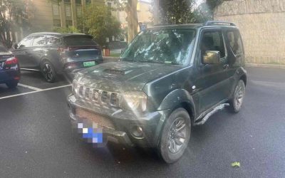 r216110-suzuki-jimny-2017_0