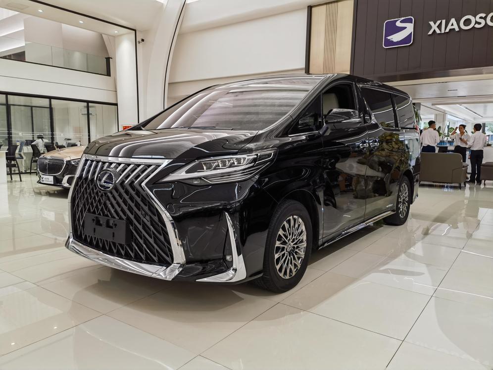 r216219-lexus-lm-2022_0