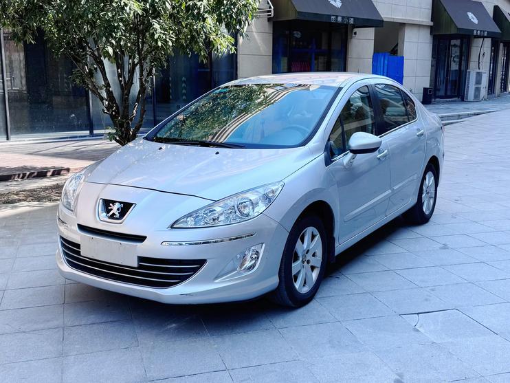 r216222-peugeot-408-2011_0