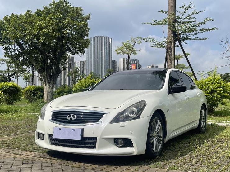 r216244-infiniti20g20series-2013_0