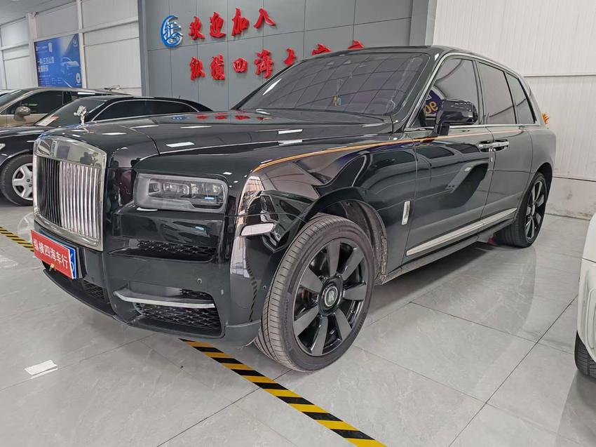 r216260-rolls-royce-cullinan-2022_0
