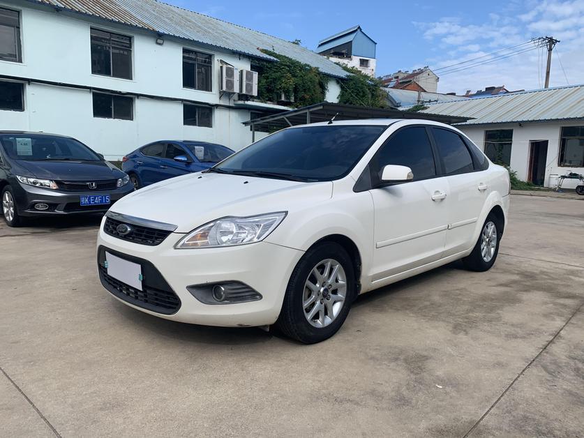 r216290-ford20focus-2010_0