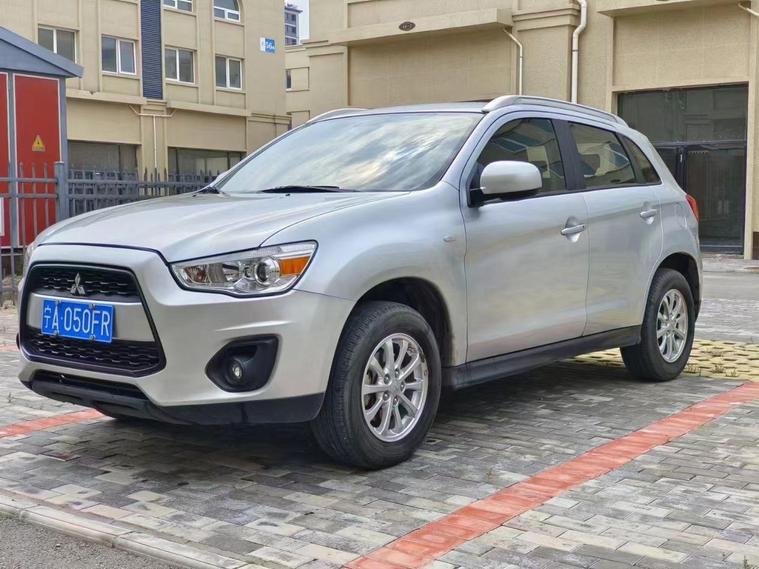 r216298-mitsubishi-asx-2015_0