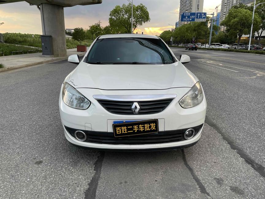 r216325-renault-fluence-2012_0
