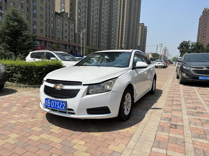 r216349-chevrolet-cruze-2013_0