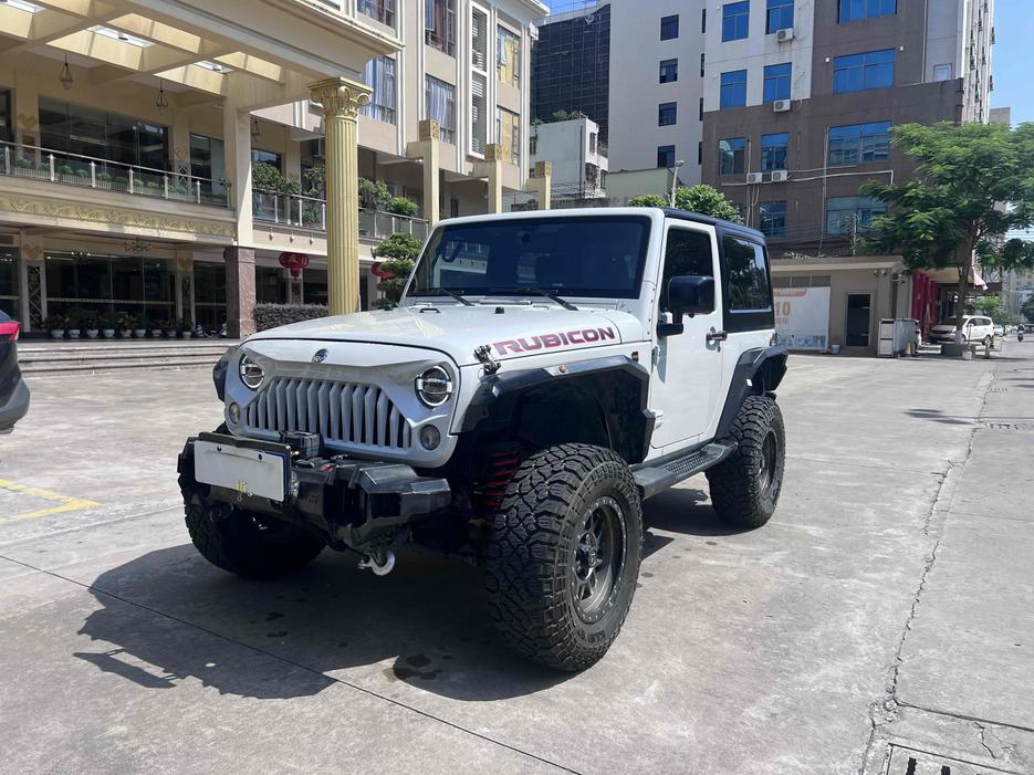 r216363-jeep-wrangler-2015_0