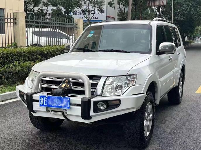 r216372-mitsubishi-pajero-2013_0