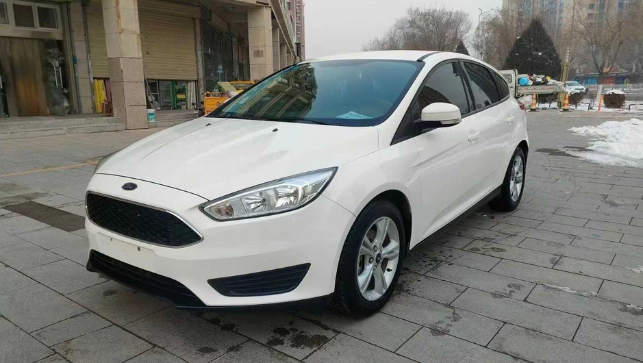 r216396-ford-focus-2018_0