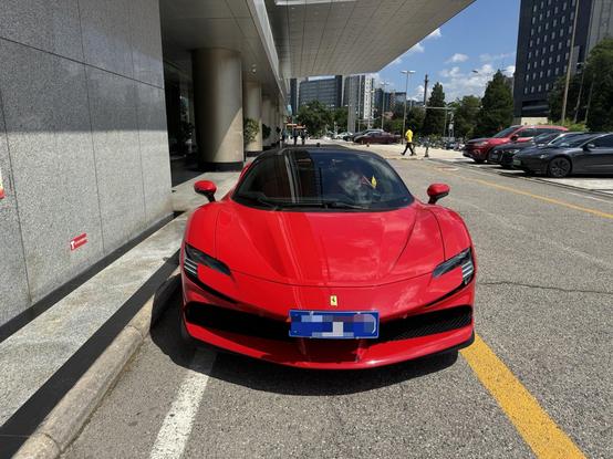 r216429-ferrari-sf90-2023_0