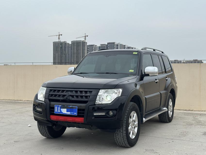r216471-mitsubishi-pajero-2014_0