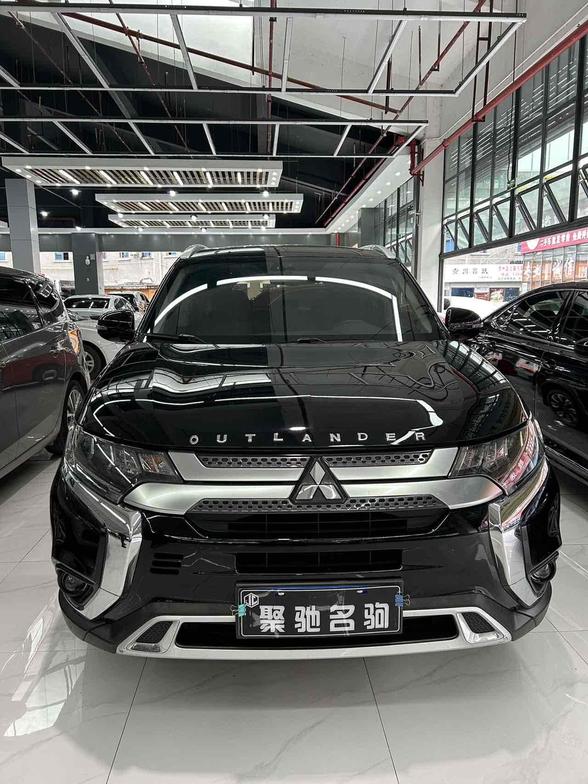 r216538-mitsubishi-outlander-2020_0