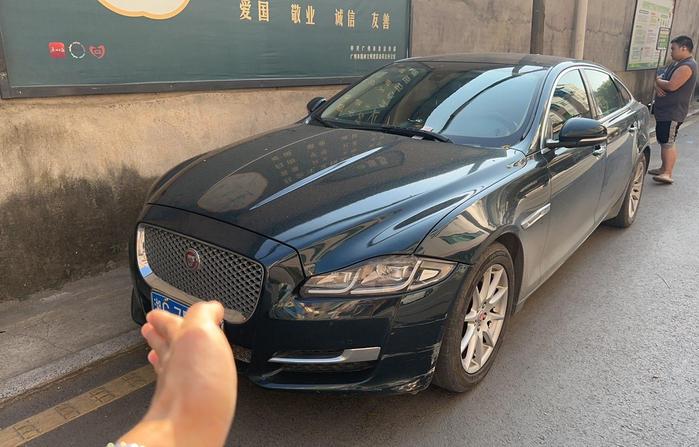 r216677-jaguar-xj-2017_0