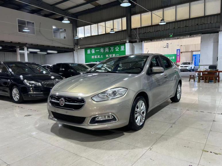 r216818-fiat-viaggio-2015_0