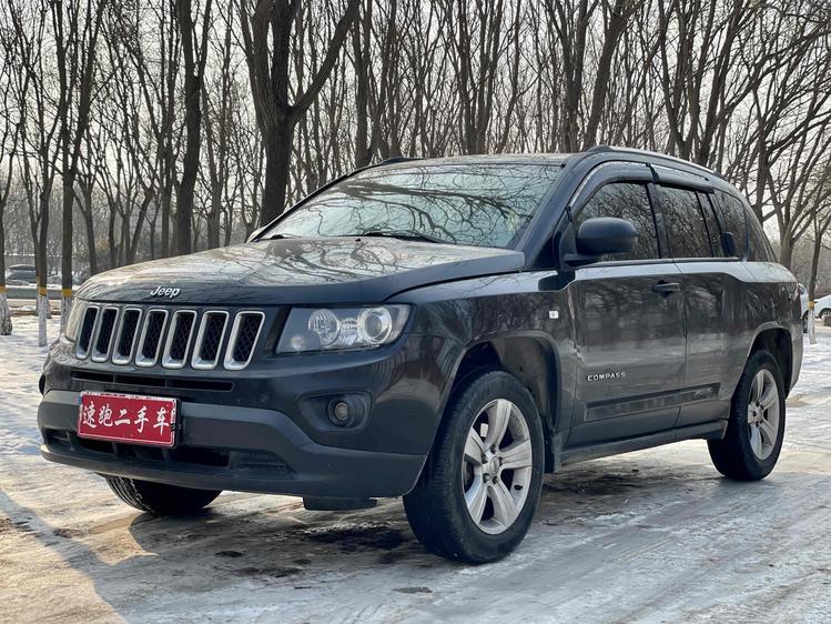 r216851-jeep-compass-2015_0