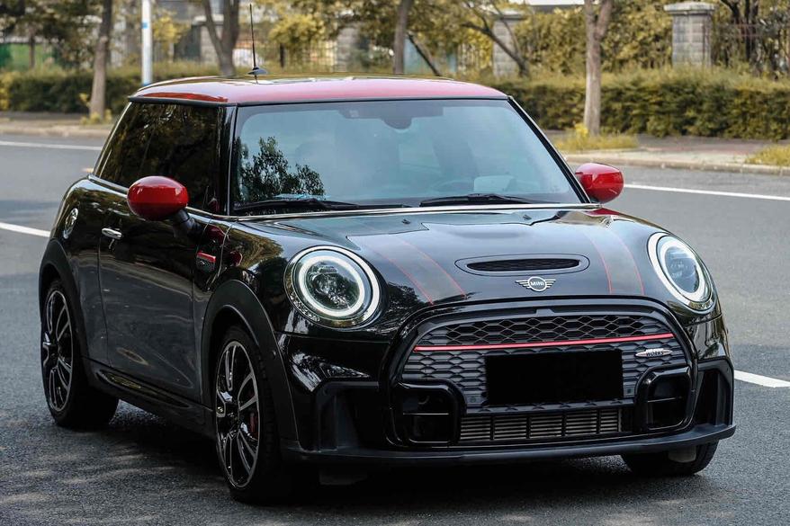 r216864-mini-jcw-2022_0
